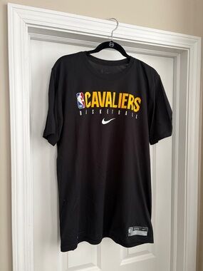 Nike NBA OFFICIAL Cavaliers Basketball Dri-Fit Black Tee Men’s Large Tall